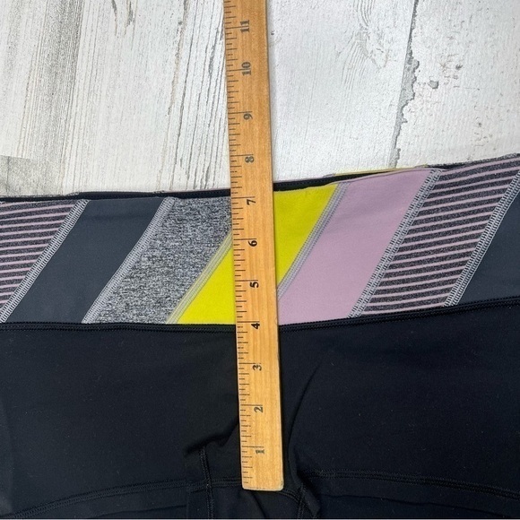 Lululemon Size 6 Womens Reversible Retro Boogie Biker Athleisure Shorts - Picture 12 of 15